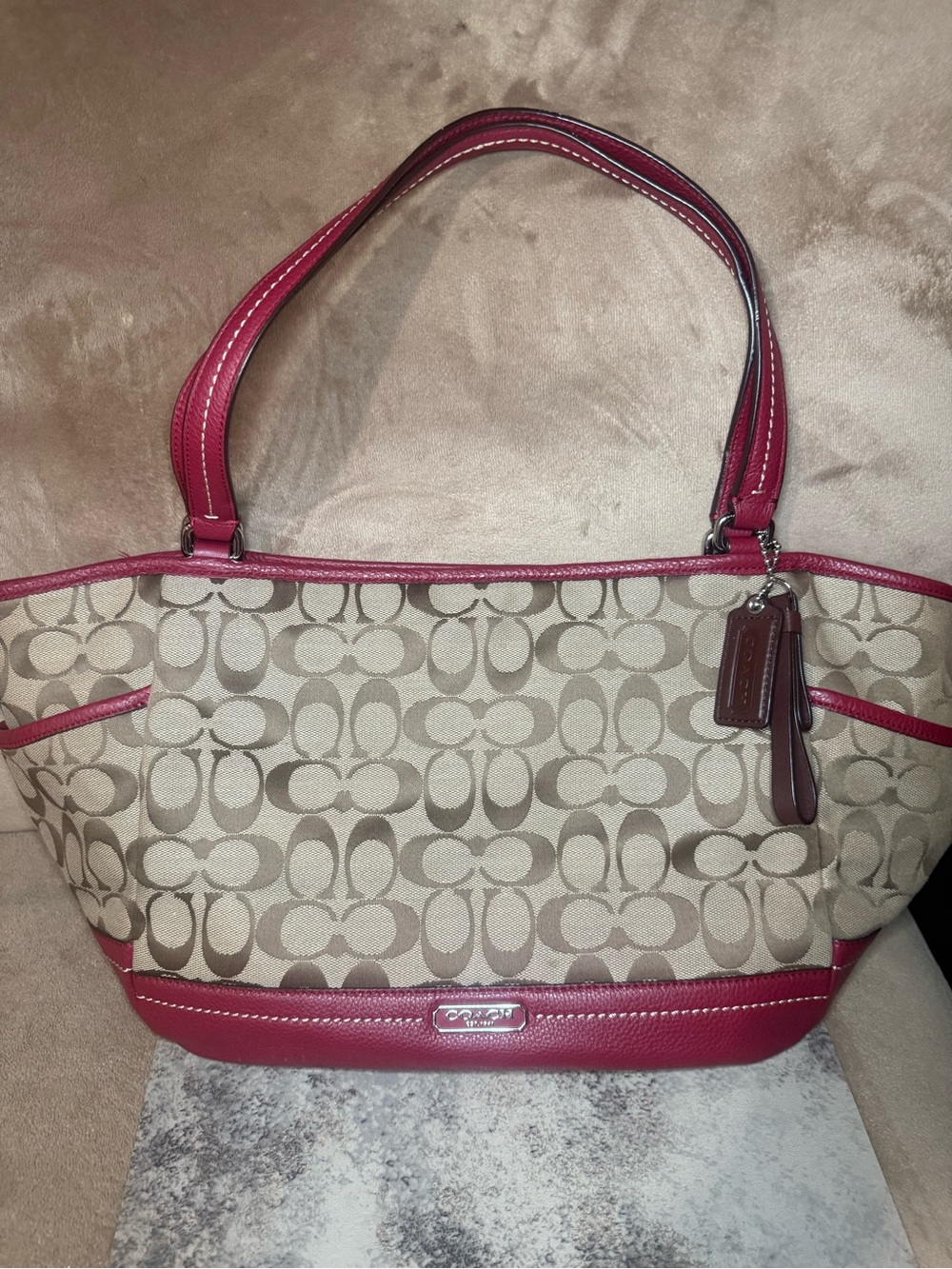 NWOT Coach Park Signature Carrie Tote – Khaki & Crimson Red – F23297